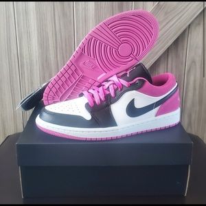 Low rise pink and black Jordan’s